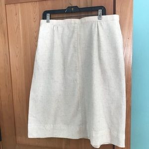 Vintage long White linen skirt back zipper and button closure 14-16